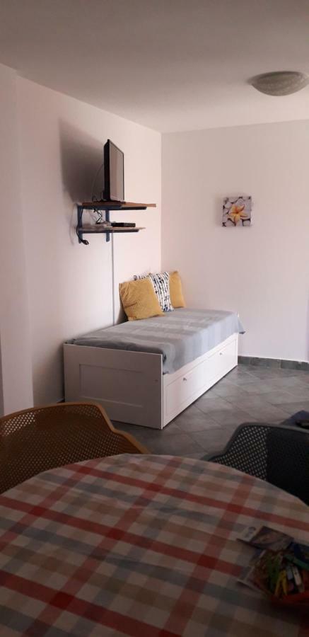 Aleksandra Apartment *